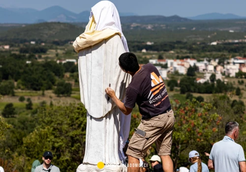 Zdewastowana figura Maryi w Medjugorje. Policja zatrzymała Polaka