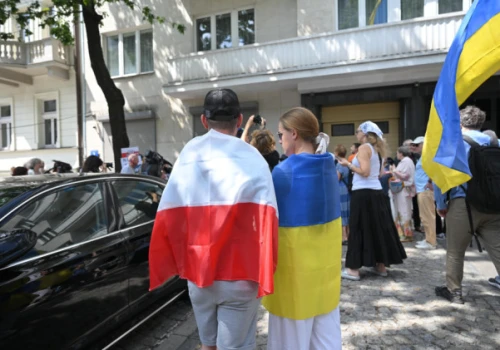 Jaki stosunek mają Polacy do Ukrainy i Ukraińców? Sondaż pokazuje podziały