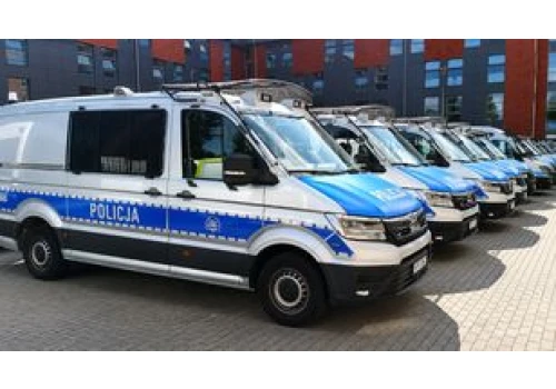 Kolumny radiowozów na drogach powiatu. Policjanci z całej Polski zabezpieczą Pol'and'Rock Festival
