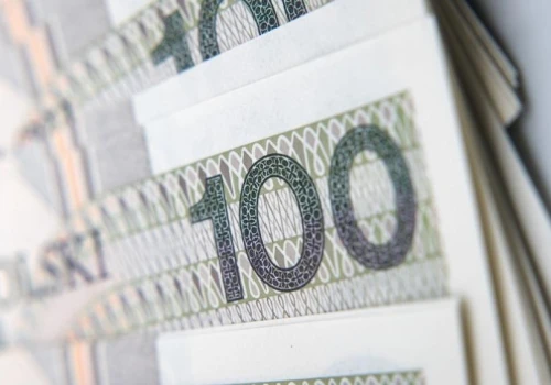 Wojna trwa, złoty się trzyma. Ani kurs euro, ani dolara nie przebiły oporów