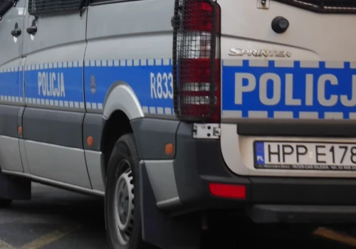 Kopał w zaparkowane auta i zaczepiał przechodniów. 25-latek zatrzymany w centrum Katowic