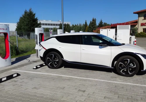 STRYKÓW Supercharger dostępny dla aut wszystkich marek. 8 stanowisk, ceny z abonamentem świetne