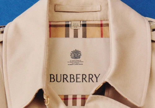 Burberry otwiera archiwum na 170-lecie. Kultowy trencz bohaterem bezpłatnej wystawy w V&A