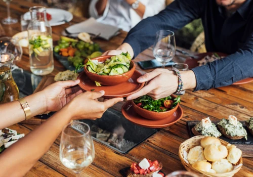 Polacy stawiają na jedno danie, a rynek nadal rośnie. Najnowsze dane o gastronomii