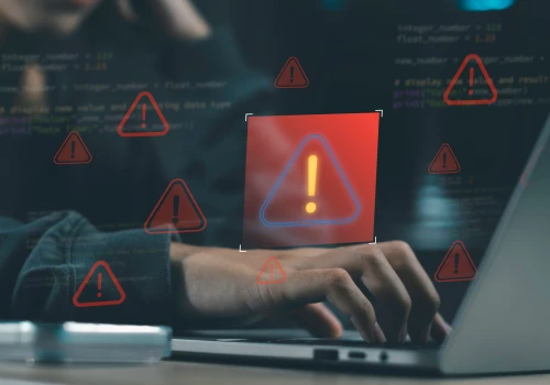 Cyberataki na polskie szpitale rosną najszybciej od lat, AI przyspiesza automatyzację włamań