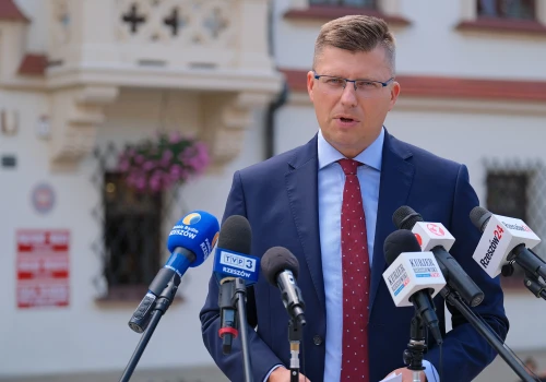 Głośny proces o zniesławienie. Były kandydat na prezydenta Rzeszowa wygrywa z minister zdrowia