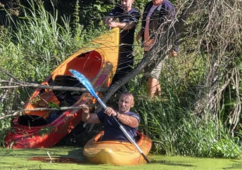 O włos od tragedii na spływie kajakowym w Kołobrzegu. 14-latkę porwał silny nurt rzeki