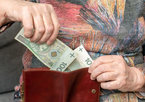 Masz emeryturę poniżej 4451,78 zł? Złóż oświadczenie, a unikniesz tej opłaty