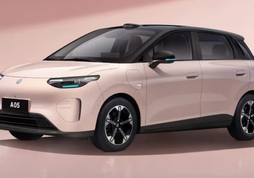 Tanie auto z gadżetem premium. Chińczycy zaskoczyli