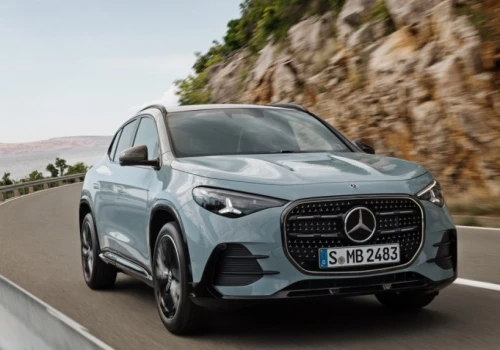 Nowy Mercedes GLA zadebiutował w Warszawie. Elektryk na początek, wersje benzynowe – później