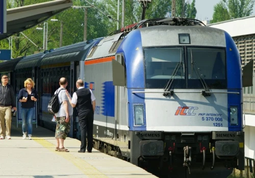 Darmowy zwrot biletów w PKP Intercity podczas upałów. Wielki sprawdzian z kryzysu