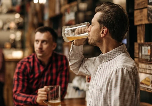 Nowy lek może pomóc w leczeniu uzależnienia od alkoholu. Wyniki badania fazy 2