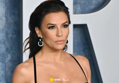Eva Longoria korzysta z uroków lata. 51-latka zapozowała na plaży topless