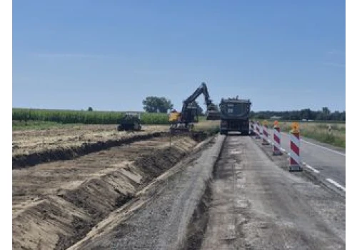 Łęczyca: Trwa remont DK 60 z Topoli Królewskiej do Kutna. Wprowadzono objazdy i ruch wahadłowy