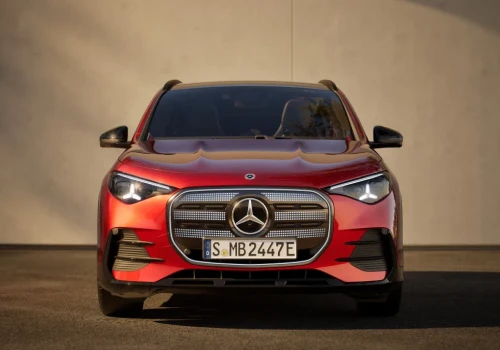 Nowy Mercedes-Benz GLA oficjalnie. Do 657 km zasięgu i ładowanie 320 kW