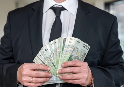Trójka banków goniących lidera ujawniła wyniki. Zyski za półrocze jednak niższe