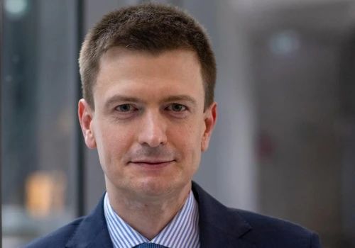 Analityk radzi kupować akcje Asbisu, ale inwestorzy robią co innego