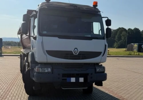 Niesprawna ciężarówka zatrzymana w Jeleniej Górze. Policjanci nie dopuścili jej do dalszej jazdy