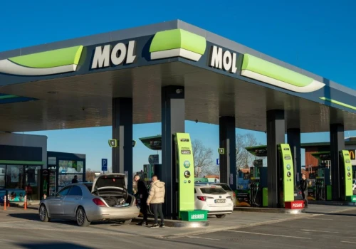 MOL przejął stacje po Lotosie i odrabia straty. Koncern idzie na całość w Polsce
