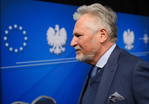 Kwaśniewski narzeka na emeryturę, o której większość Polaków może pomarzyć. 