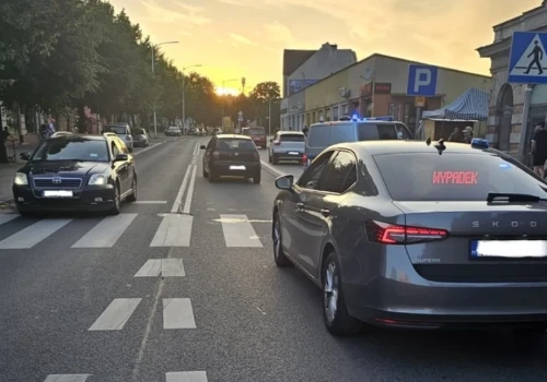 Wypadek na przejściu dla pieszych. Dwie osoby zostały ranne