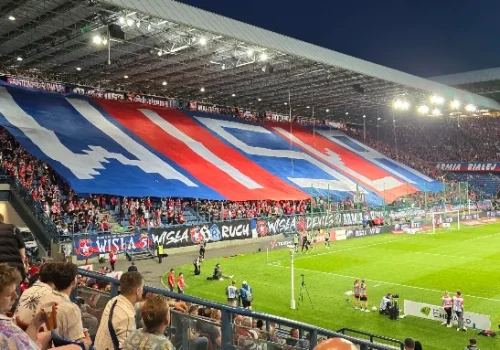 Wisła Kraków znów wyprzedaje stadion. Tysiące biletów zniknęły w kilka dni