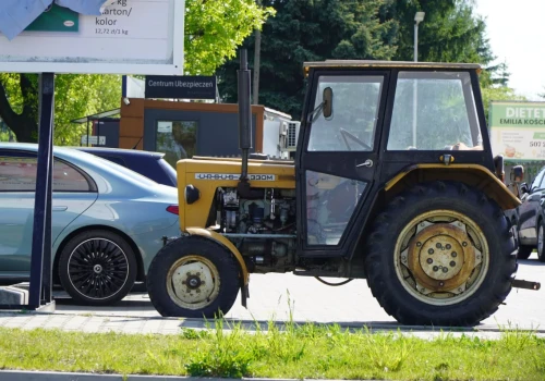 Ursus C-330 kontra C-330M. Co naprawdę zmieniło się w „ciapku” ostatniej serii?