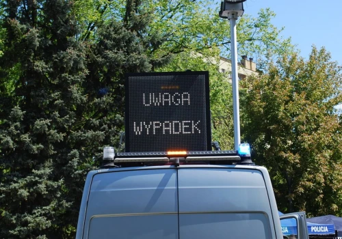 Samochód potrącił rowerzystę pod Łańcutem. Droga była zablokowana
