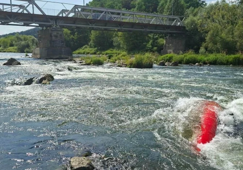 Wypadek kajaka na rzece Dunajec. Służby interweniowały