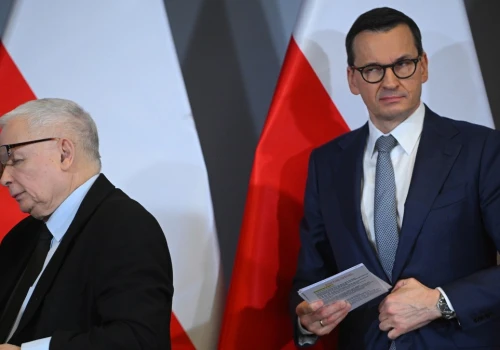 Morawiecki ruszył na łowy. Chce podebrać Kaczyńskiemu pięciu posłów PiS