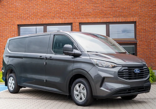 Oto nowy Ford Transit bez tacho. Odpowiada na wszystkie problemy świata