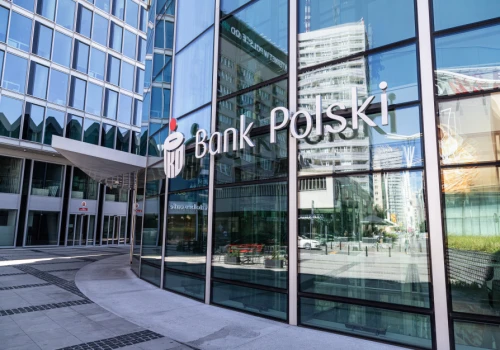 Największy polski bank idzie po nowy rekord. Zielono na GPW