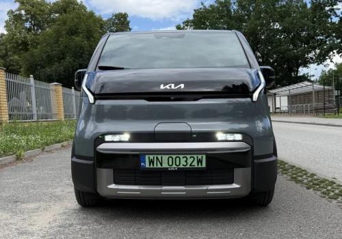 Kia PV5 dostępna w wersji 7-miejscowej, dla dużych rodzin. Od 193 900 zł w wersji Business z baterią ~74 (71,2) kWh