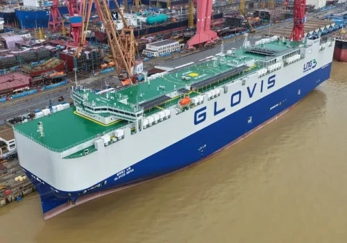Rekordowy transport Tesli. 7738 Modeli Y i 3 na pokładach Glovis Nova