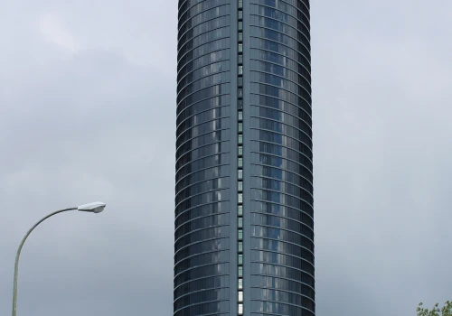 PwC publikowało raporty o sztucznej inteligencji pełne halucynacji AI