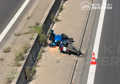 Bus zderzył się z motocyklem na trasie S8. Duże utrudnienia w ruchu