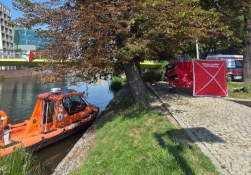 Kobieta tonęła w Odrze przy Wyspie Słodowej. Uratowali ją świadkowie