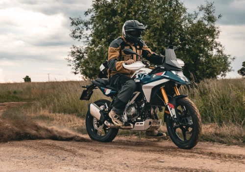 BMW F 450 GS – mały giees, który zostawił w tyle konkurencję na porównaniu 11 motocykli ADV na kat. A2