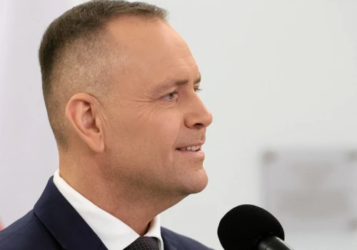 Nawrocki podpisał ustawy dwie ustawy dotyczące rynku pracy. Ale jedną od razu skierował do TK