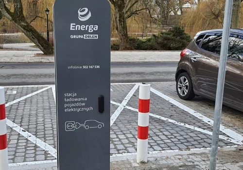 Europejczycy chętniej kupują auta na prąd