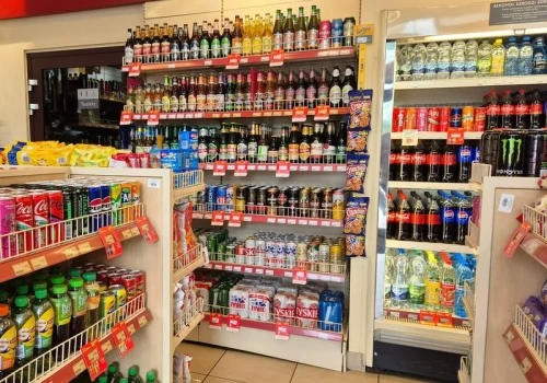 Całkowity zakaz reklamy alkoholu coraz bliżej. Sklepowa promocja też będzie zabroniona