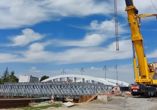 Koniec słynnego mostu w Głuchołazach. Na szczęście nie posłużył za długo