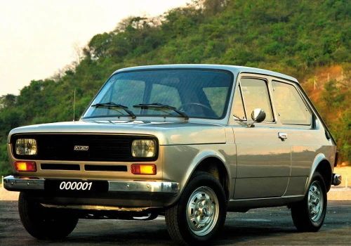 Fiat 147 ma 50 lat. Mały samochód, który zmienił motoryzację w Brazylii. Jeździ na alkohol