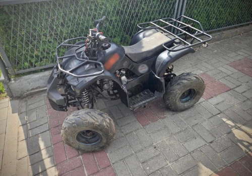 Po alkoholu, na zakazie, bez kasku i tablic