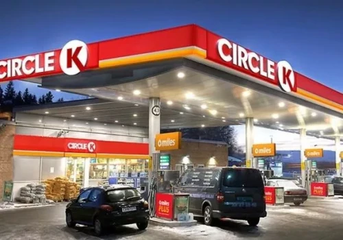 Circle K wygrywa z 7-Eleven wyścig o Żabkę. Kanadyjczycy kupują udziały w polskiej sieci