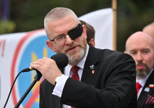 Mundurowi na listach Brauna? Wiceszef MON: Ja sobie nie wyobrażam...