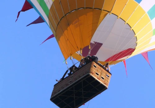 Groźny wypadek balonu niedaleko Grudziądza. Pasażerki wypadły