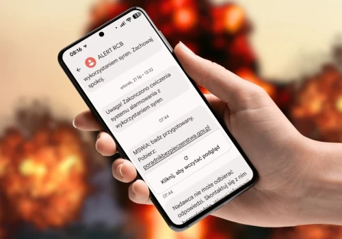 Rząd wysłał poradnik bezpieczeństwa SMS-em i sparaliżował strony. Pogratulować mądrości