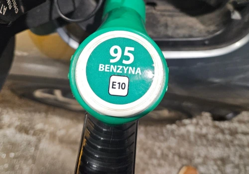 Inflacja znów poszła w górę. Gwałtowny skok cen na stacjach uderzył w portfele