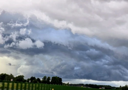 Silne burze i upał w woj. lubelskim. Grad 3 cm, wiatr 90 km/h i podtopienia